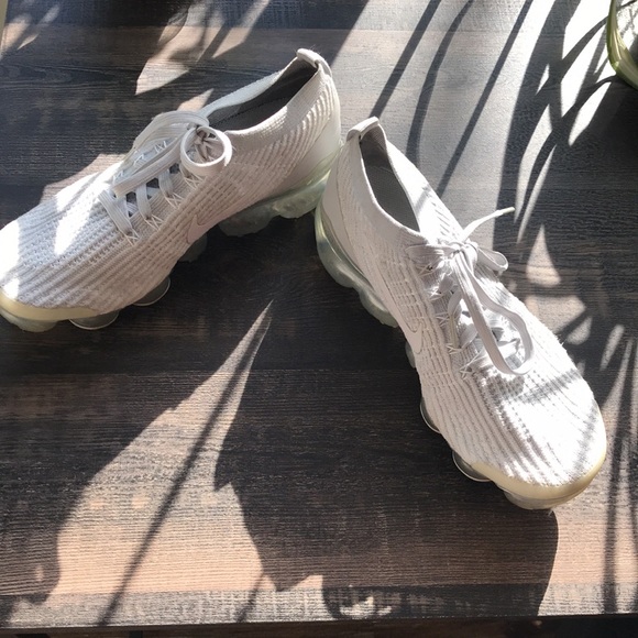 Nike Air Vapormax - Picture 4 of 9